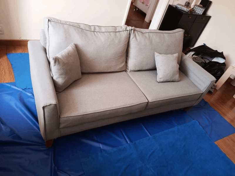 Imagem de sofá já higienizado, para demonstrar cuidado